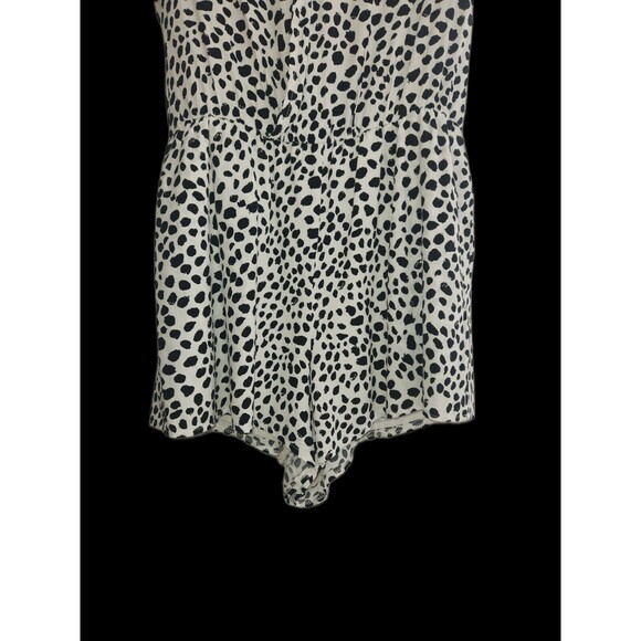 Lulu’s Women’s Romper S Black White Hottie Dotty Polka Dot Cap Sleeve Pockets - Picture 3 of 6